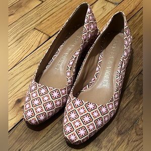 Chelsea & Violet Mod Pumps